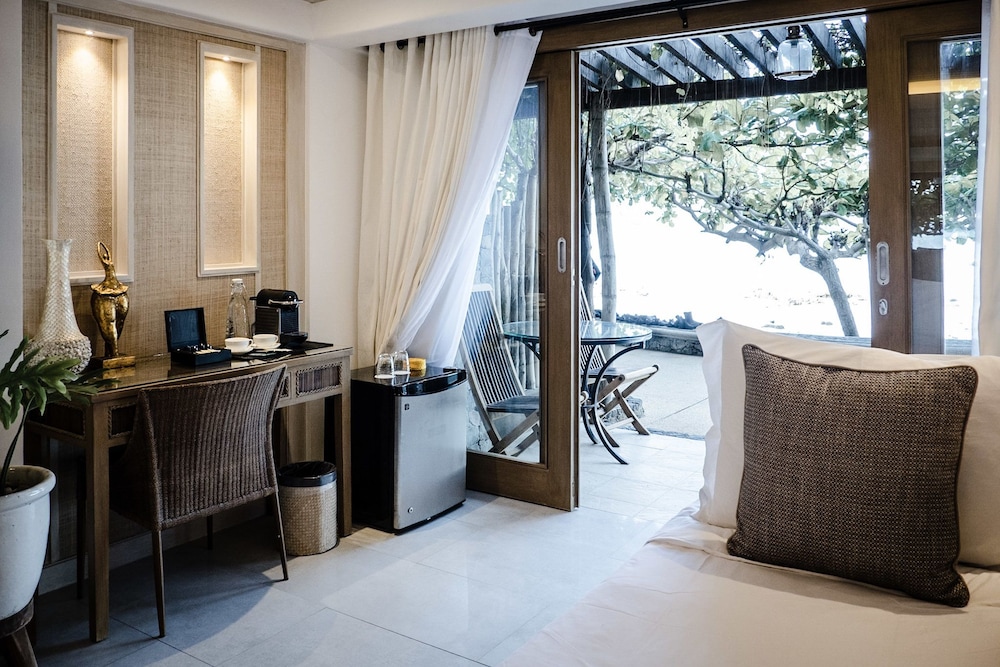 Vivere Azure Hotel 5/79