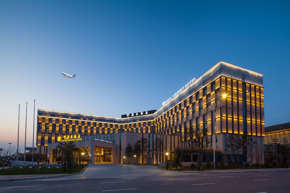 Regal Airport Hotel Xian 3/35