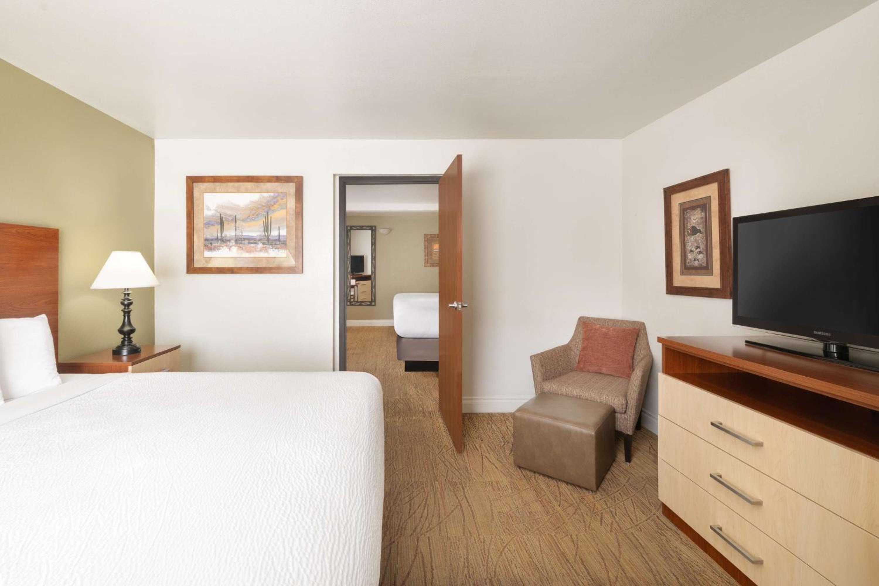 جناح عائلي، Best Western Red Hills 5/9
