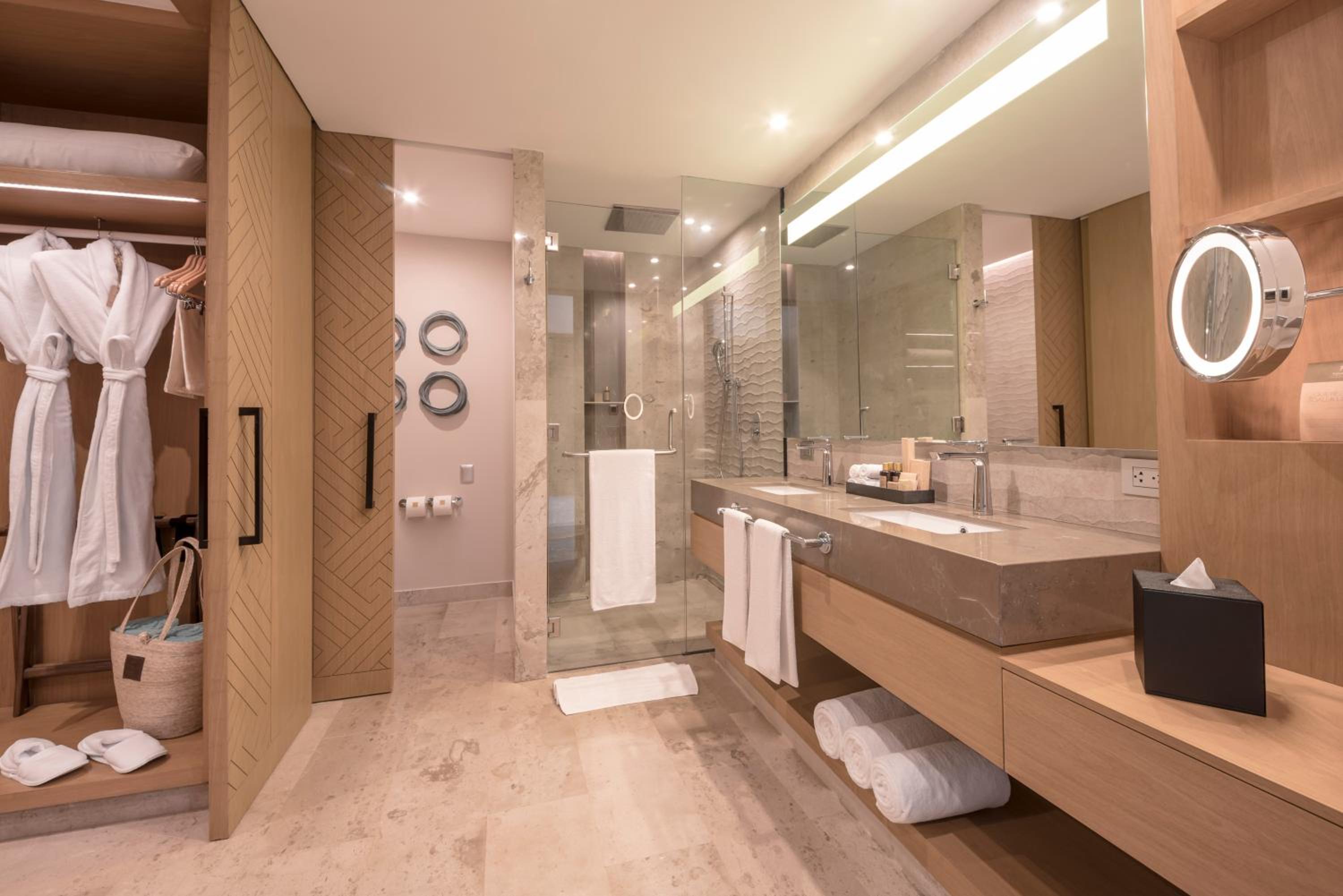 Serenity, Swim Out, Club, Junior Suite, King Bed, Ocean Front، Haven Riviera Cancun Resort & Spa All Inclusive - Adults Only 2/2