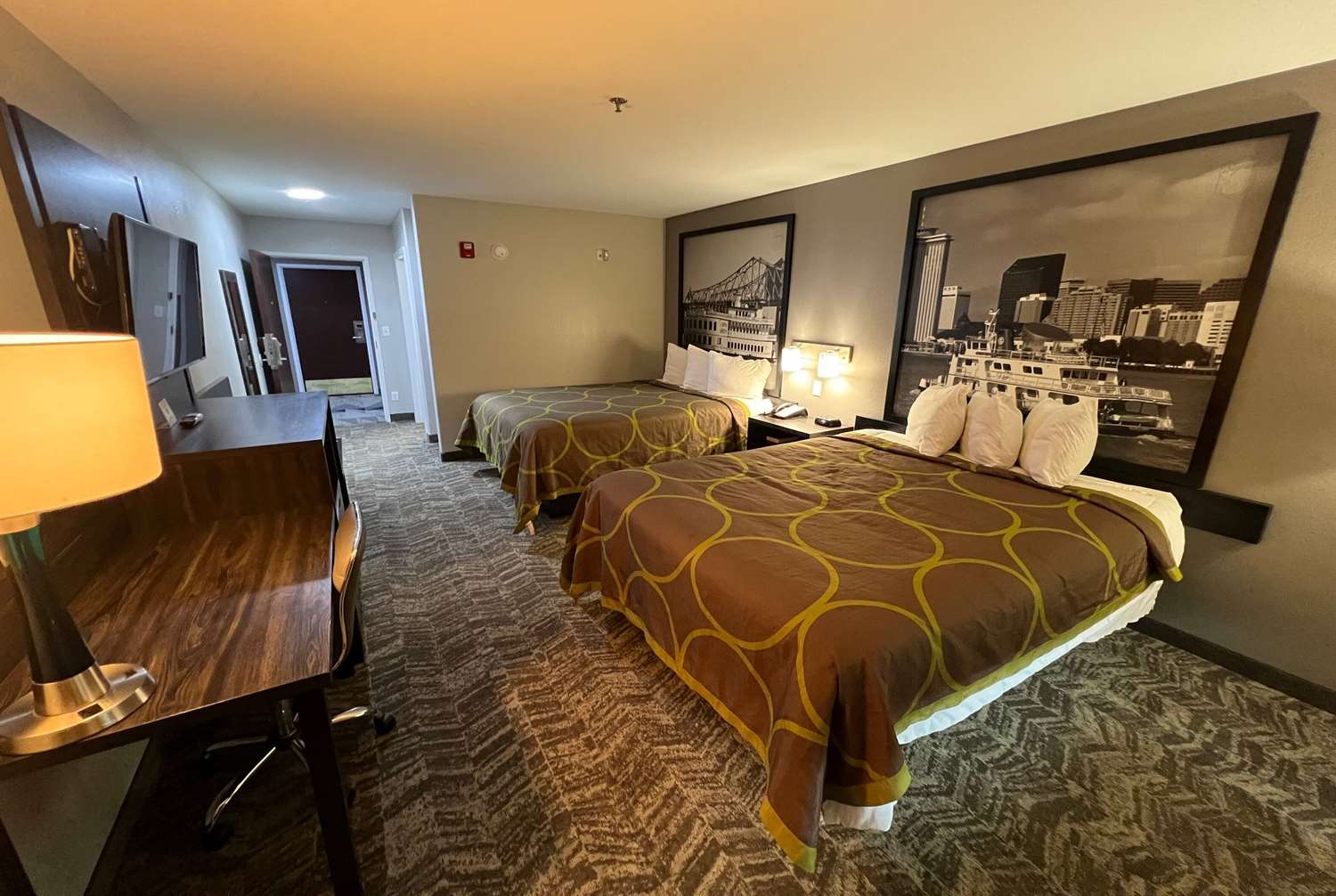 Super 8 By Wyndham Lake Charles Sulphur 27/56