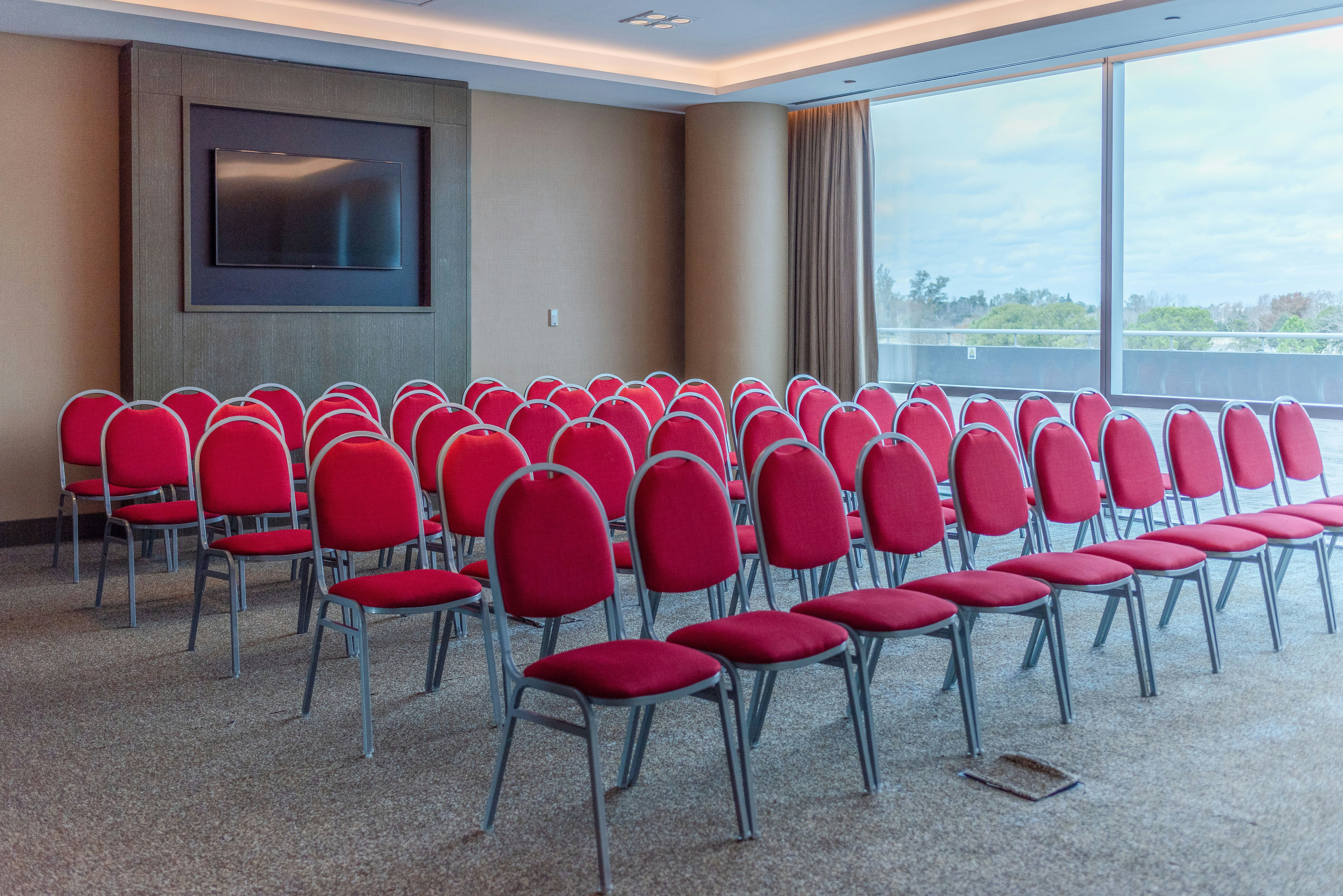Hilton Pilar 67/80