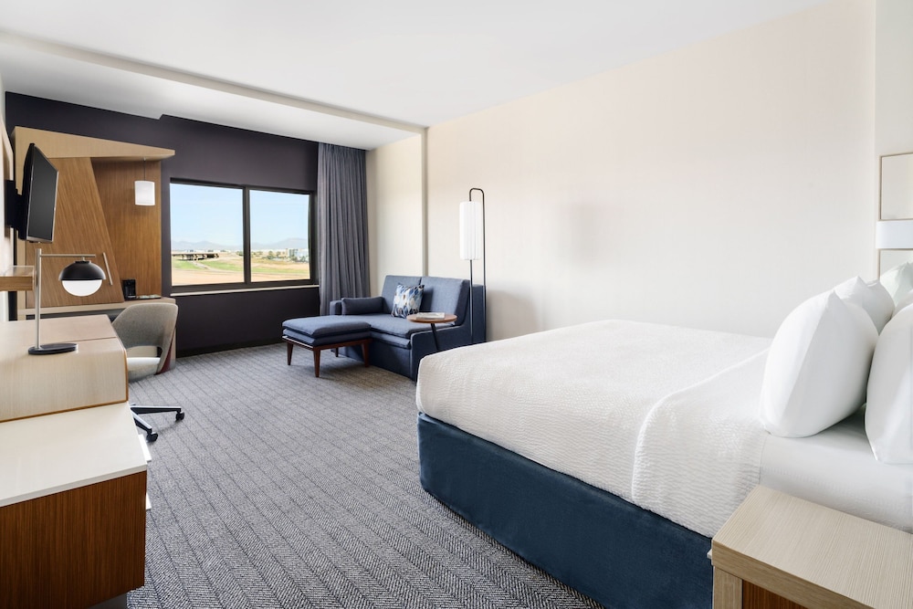 Room at COURTYARD PHOENIX MESA GATEWAY AIRPORT, MESA - AZ