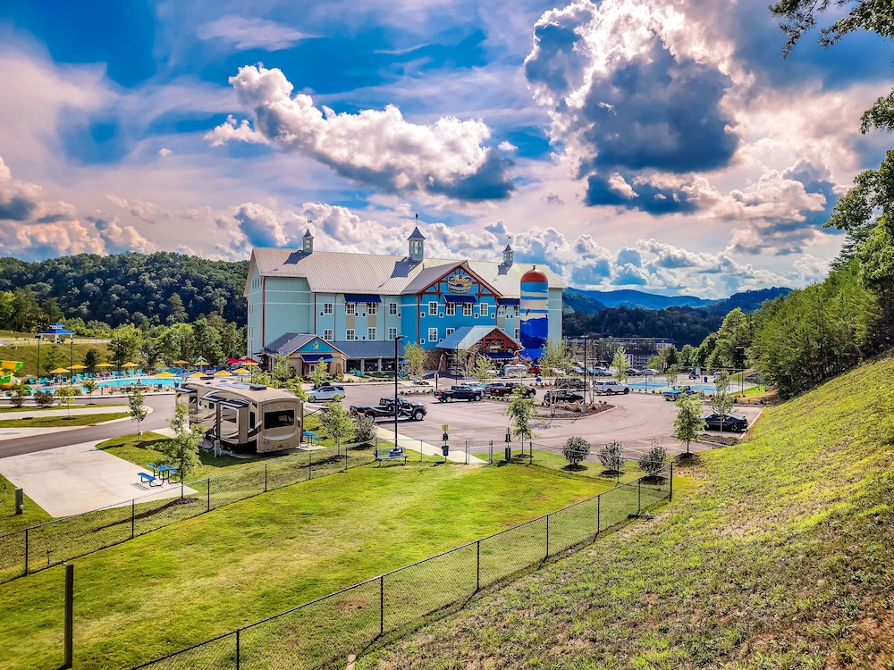 The Lodge at Camp Margaritaville 24/30