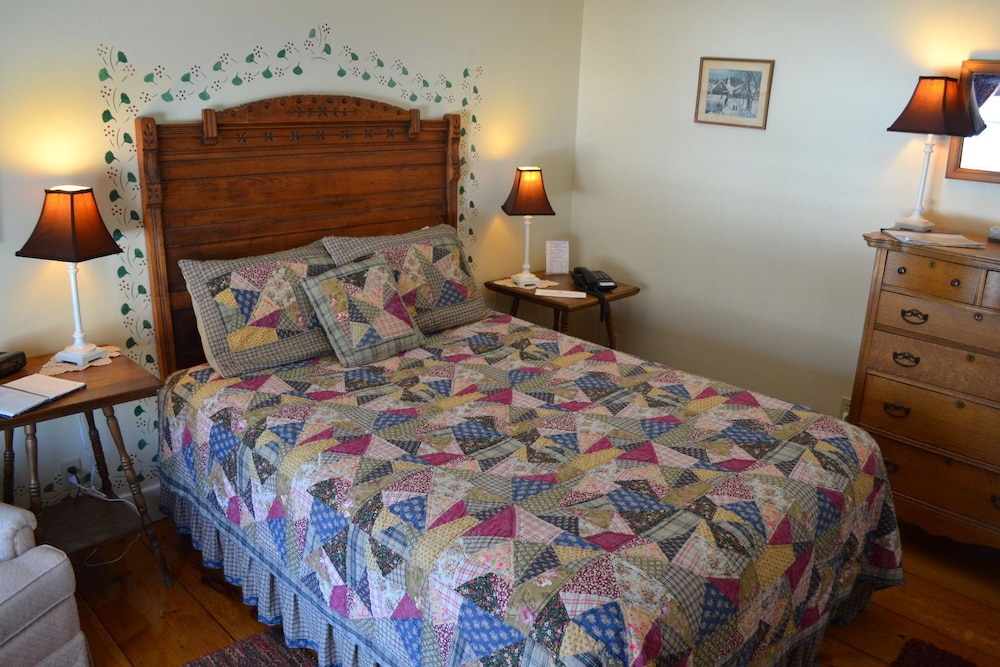 The Dowds Contry Inn and Event Center 15/50