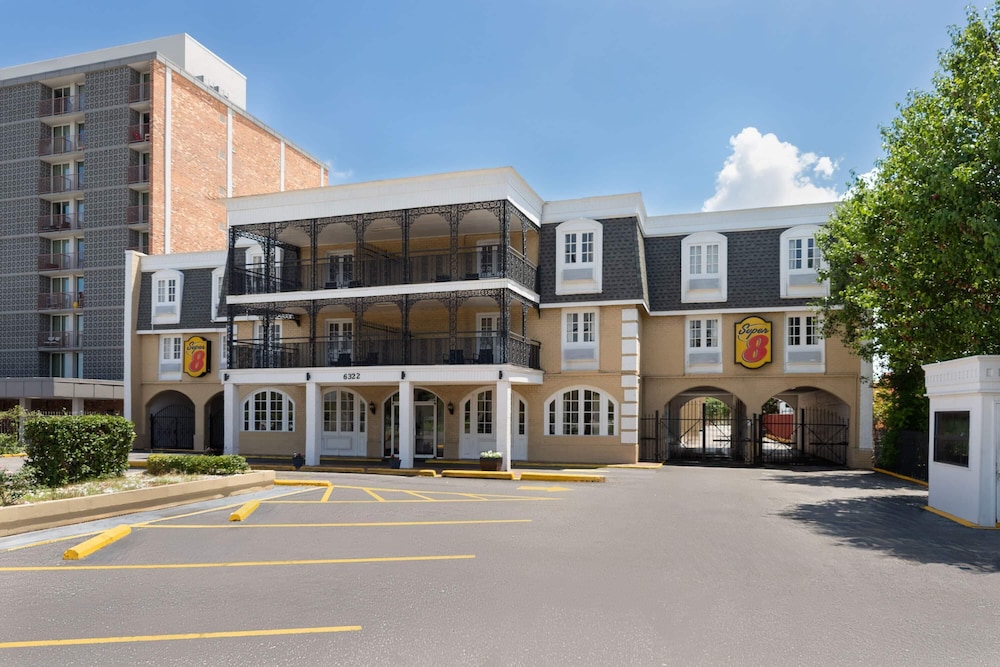 Super 8 by Wyndham New Orleans 38/43