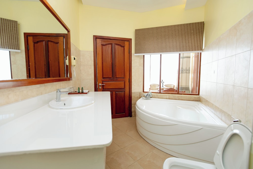 Malaika Beach Resort 49/50