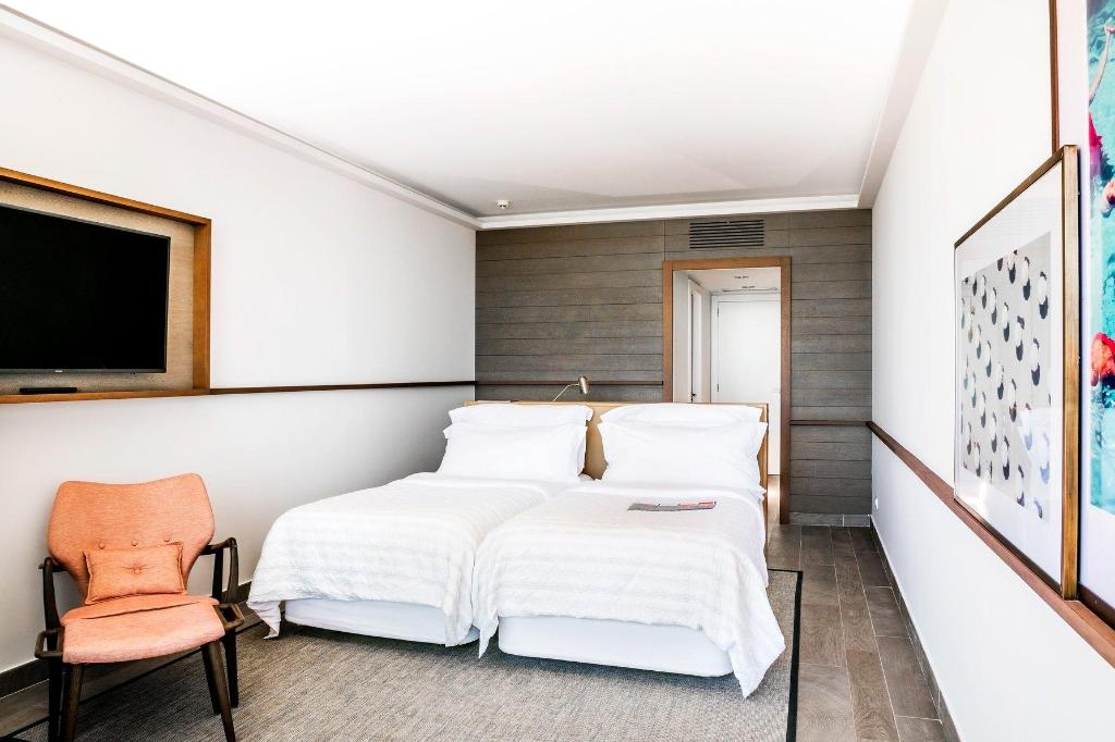 Contemporary, Guest Room, Premium, Twin Beds, Beach Front, Balcony