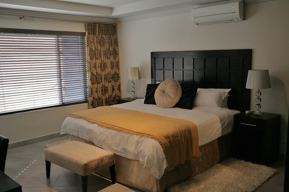 Villa Moyal 8/67