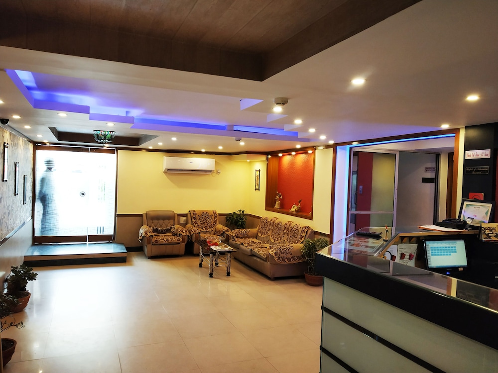 HOTEL EXECUTIVE TOWER 30/50