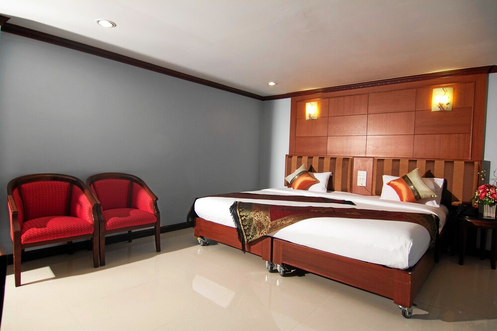 Sky Suites 13/35