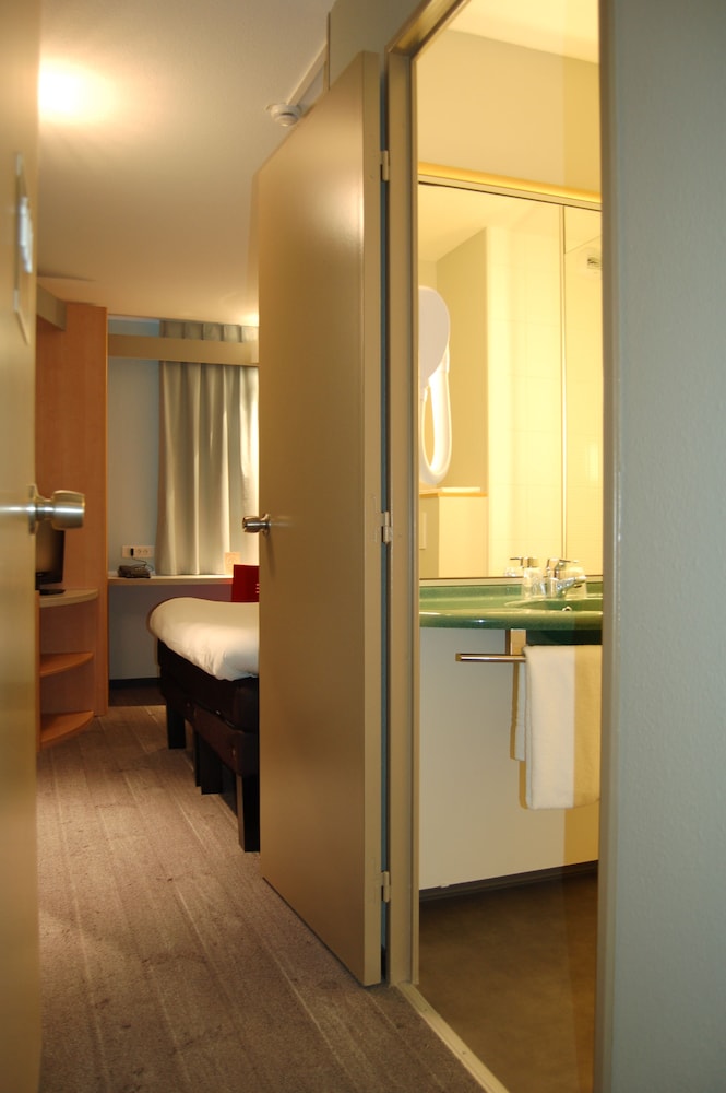 Ibis Auray 27/65