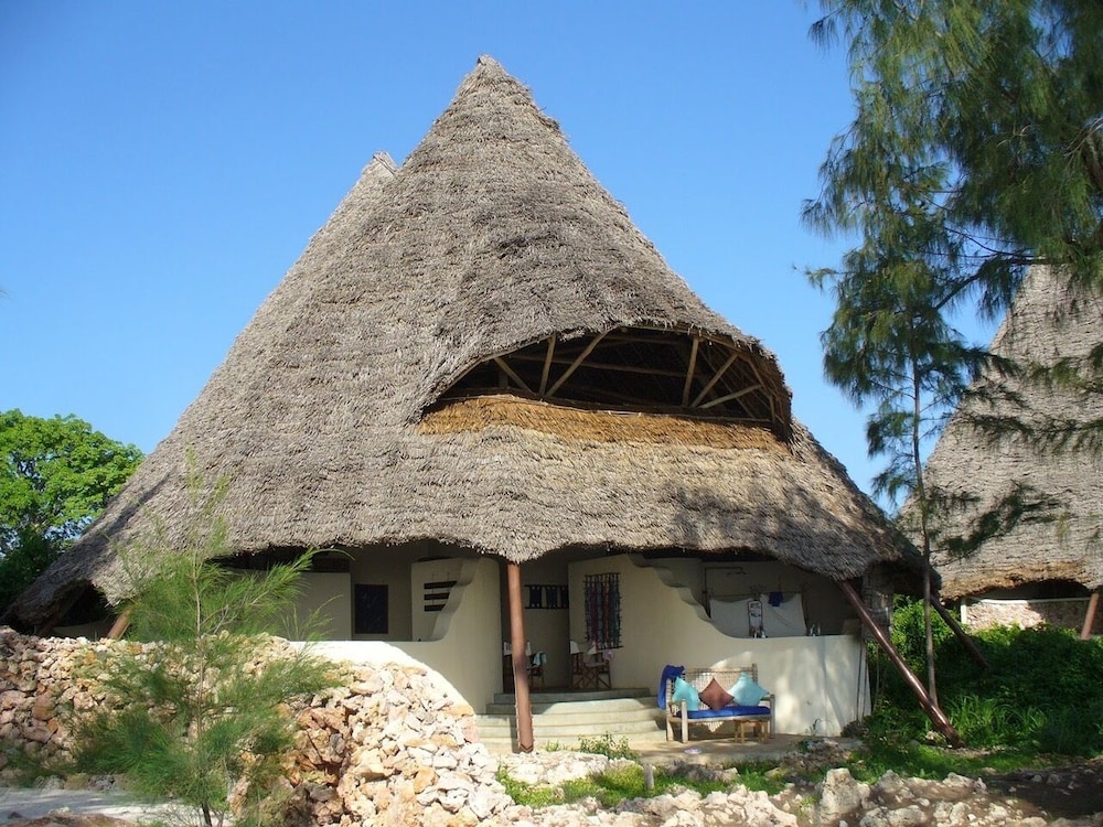 Unguja Lodge 2/50