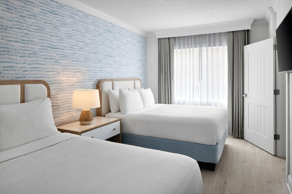 1 Bedroom, Suite, 2 Queen Beds, City View, Sofa