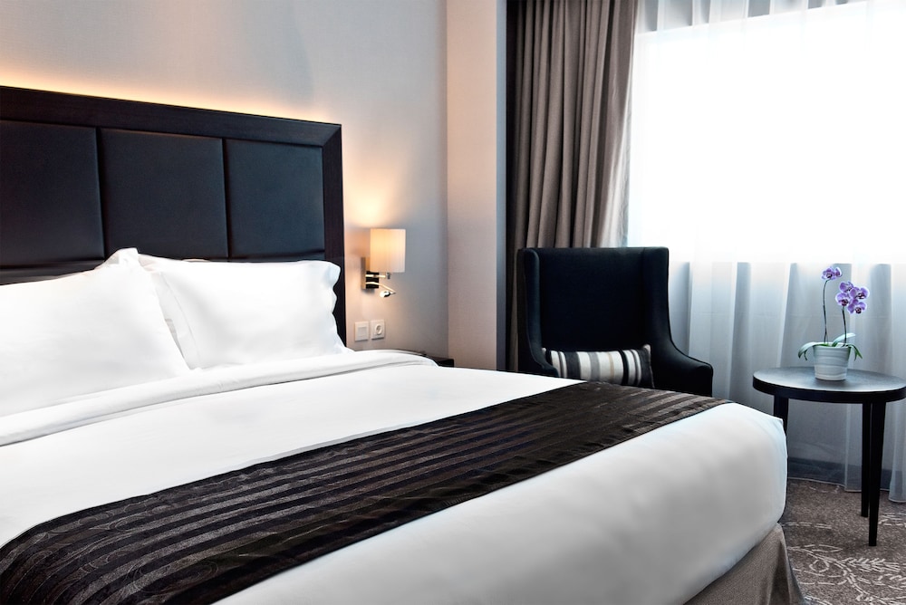 MELIA MAKASSAR 13/73