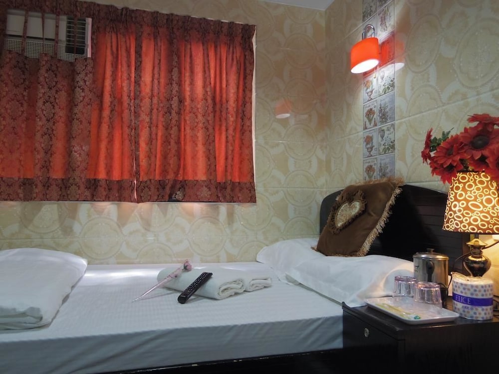 Marrigold Hostel 61/64