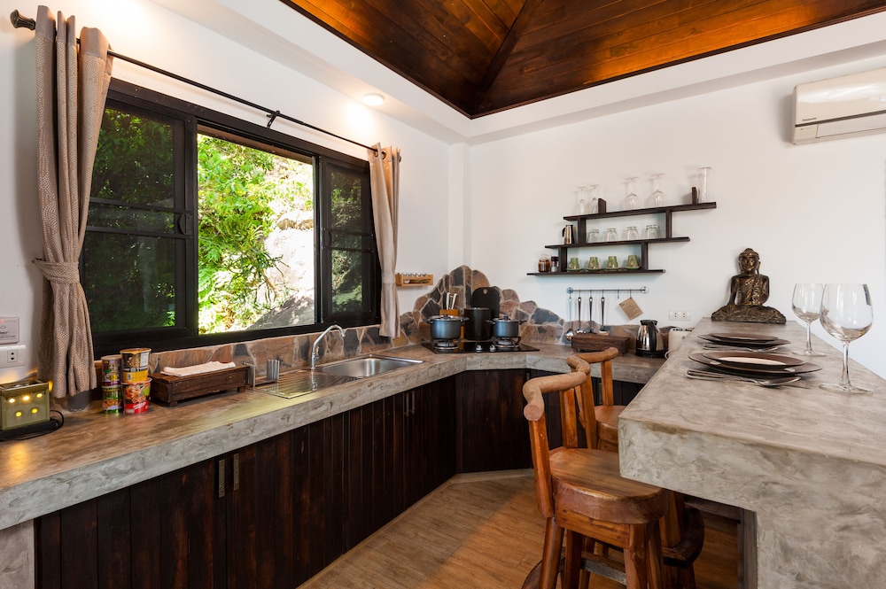 Koh Tao Heights Pool Villas 13/26