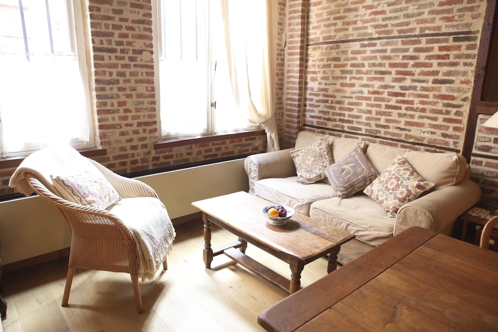 Carmelites Guest House 12/23