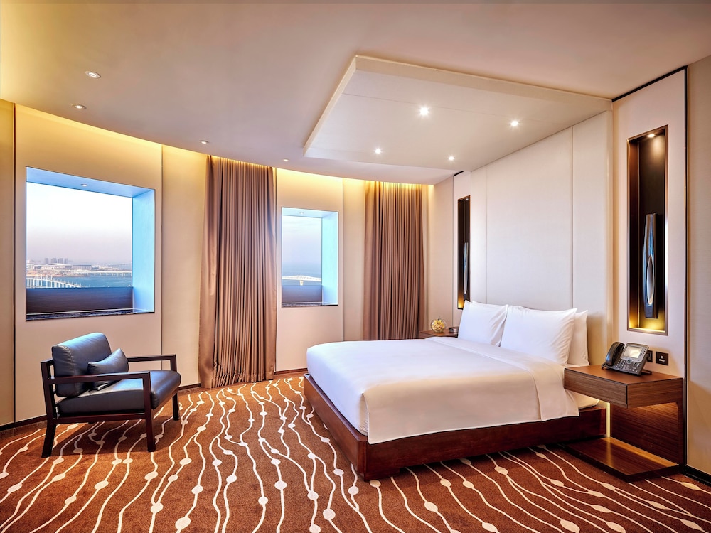 Corner Suite