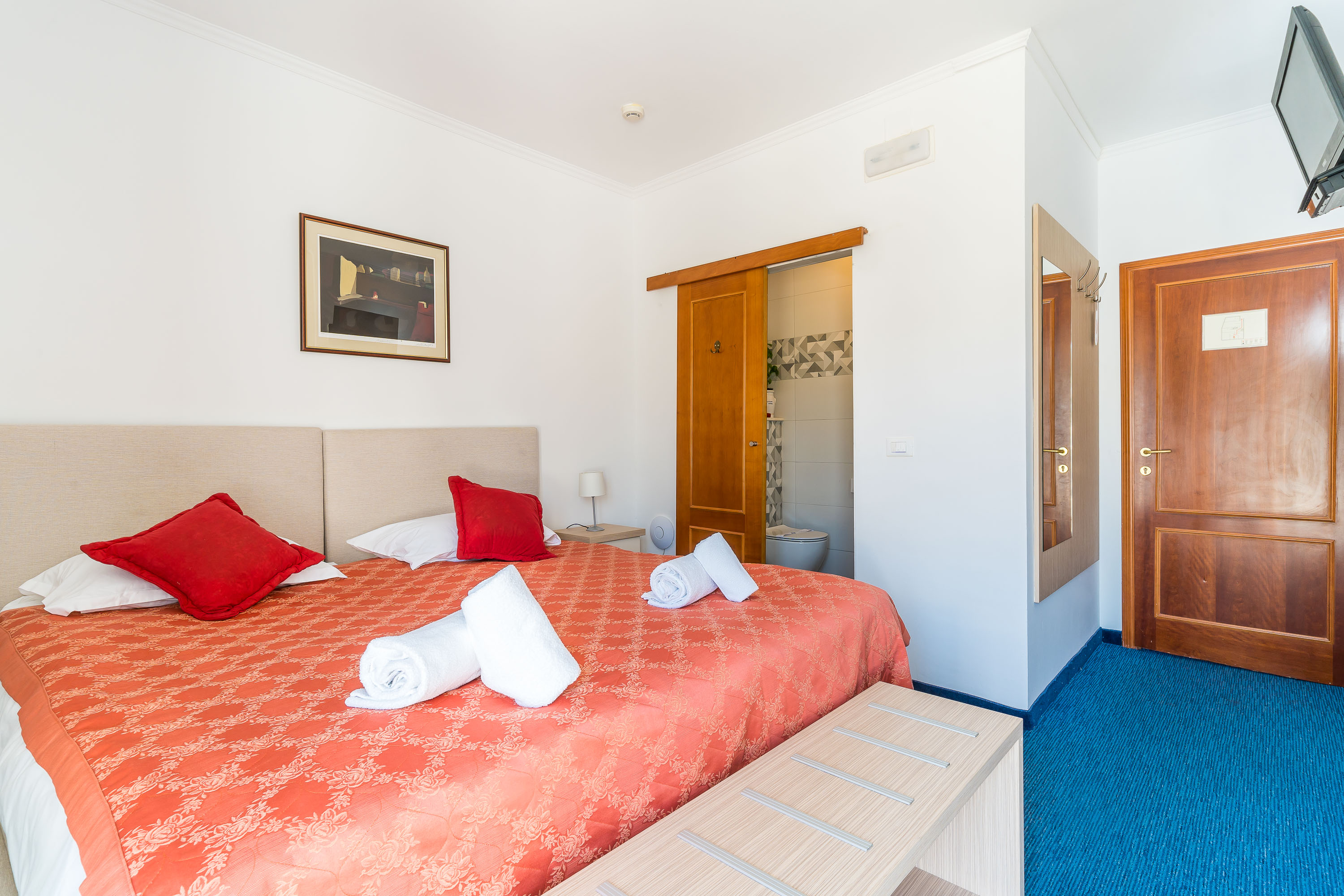 ROOM, TRIPLE