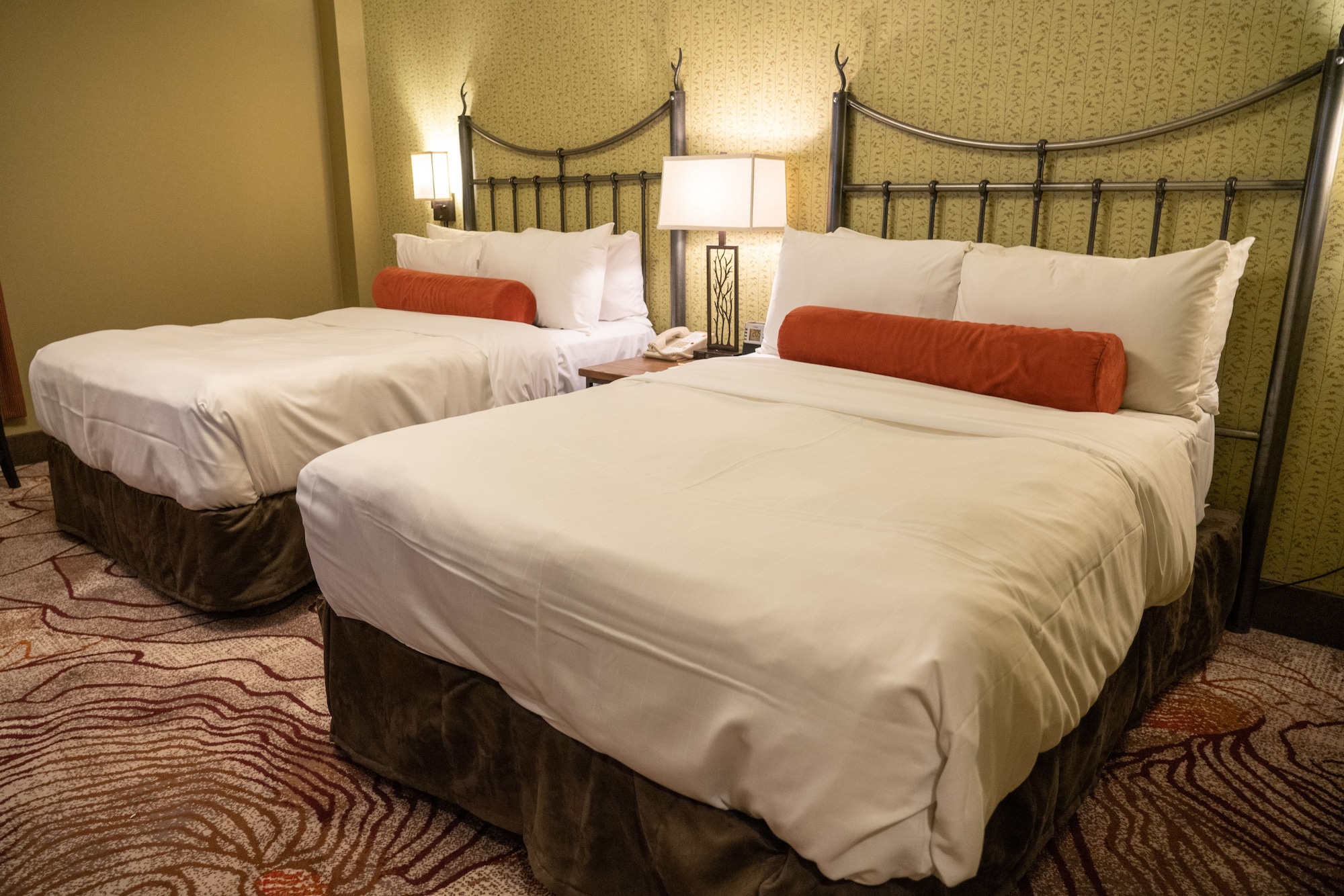STANDARD, 2 DOUBLE BEDS
