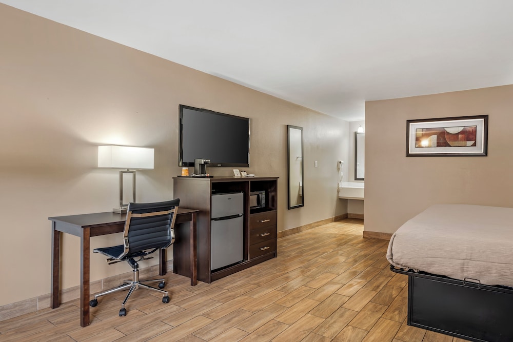 Quality Inn & Suites New Boston - Texarkana West 49/61