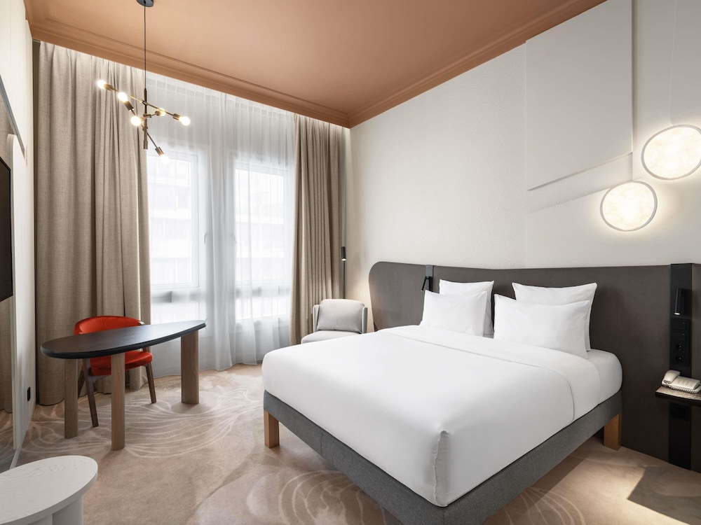 غرفة سوبيريور بسرير مزدوج مع أريكة، Movenpick Hotel Budapest Centre 4/7