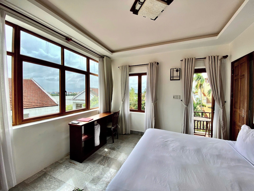 River View Suite 2 People