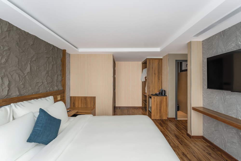 Kin Hotel Thai Van Lung 10/50
