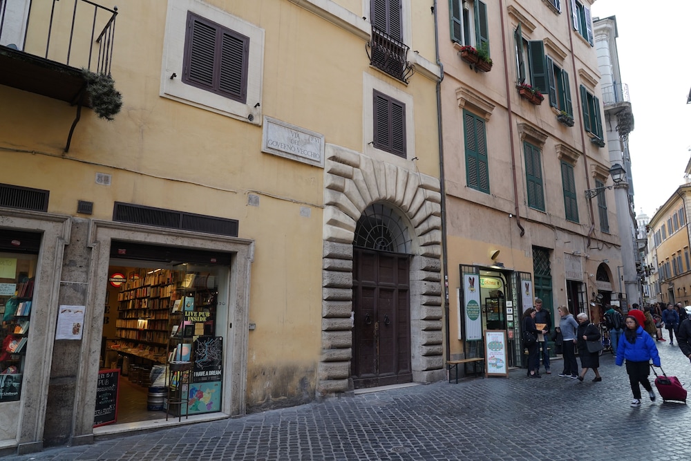 Navona Rooms with Jacuzzi 66/71