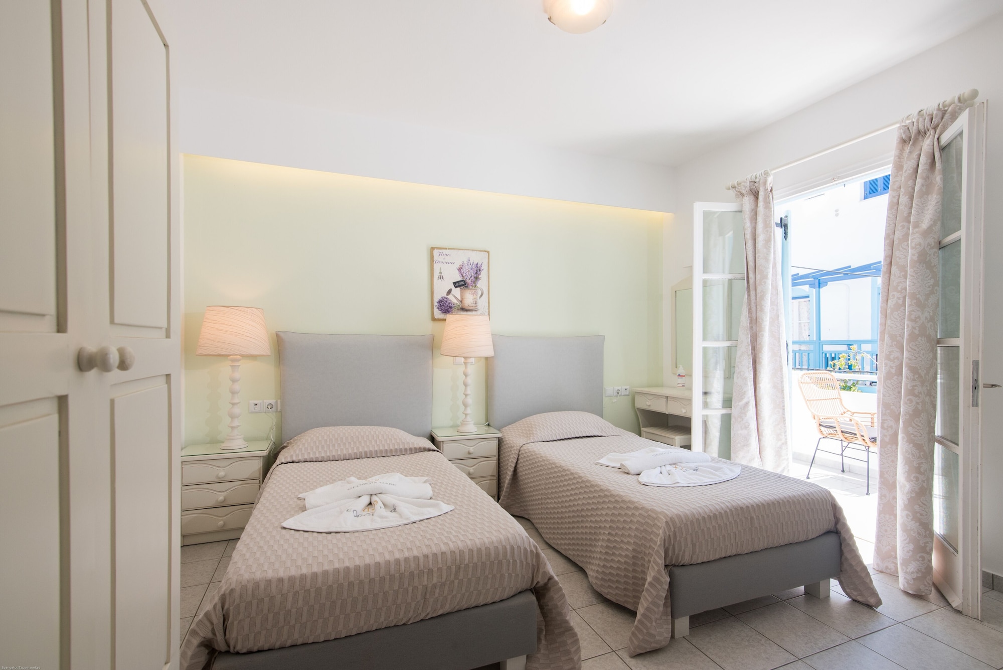 CLASSIC, DOUBLE OR TWIN BED, CITY VIEW