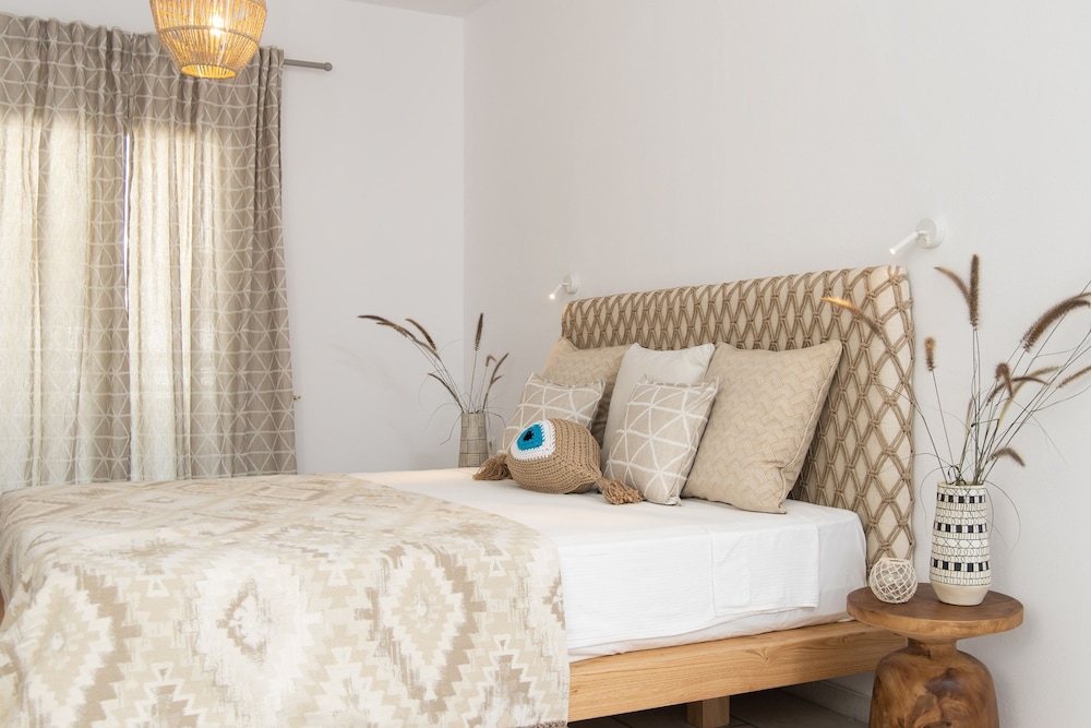 JUNIOR SUITE, STUDIO