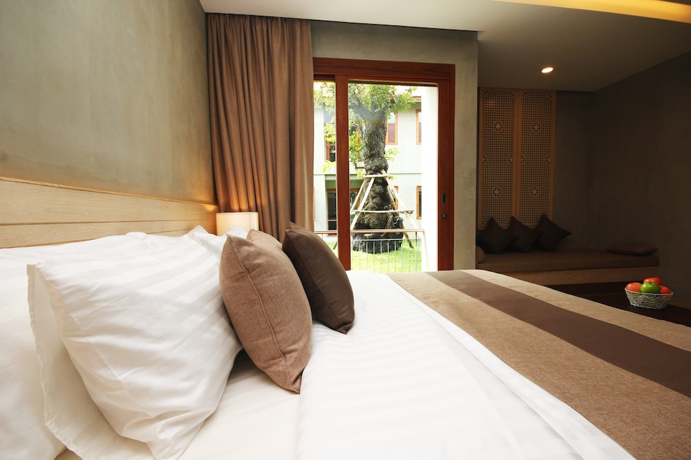 Chu Hotel 44/77