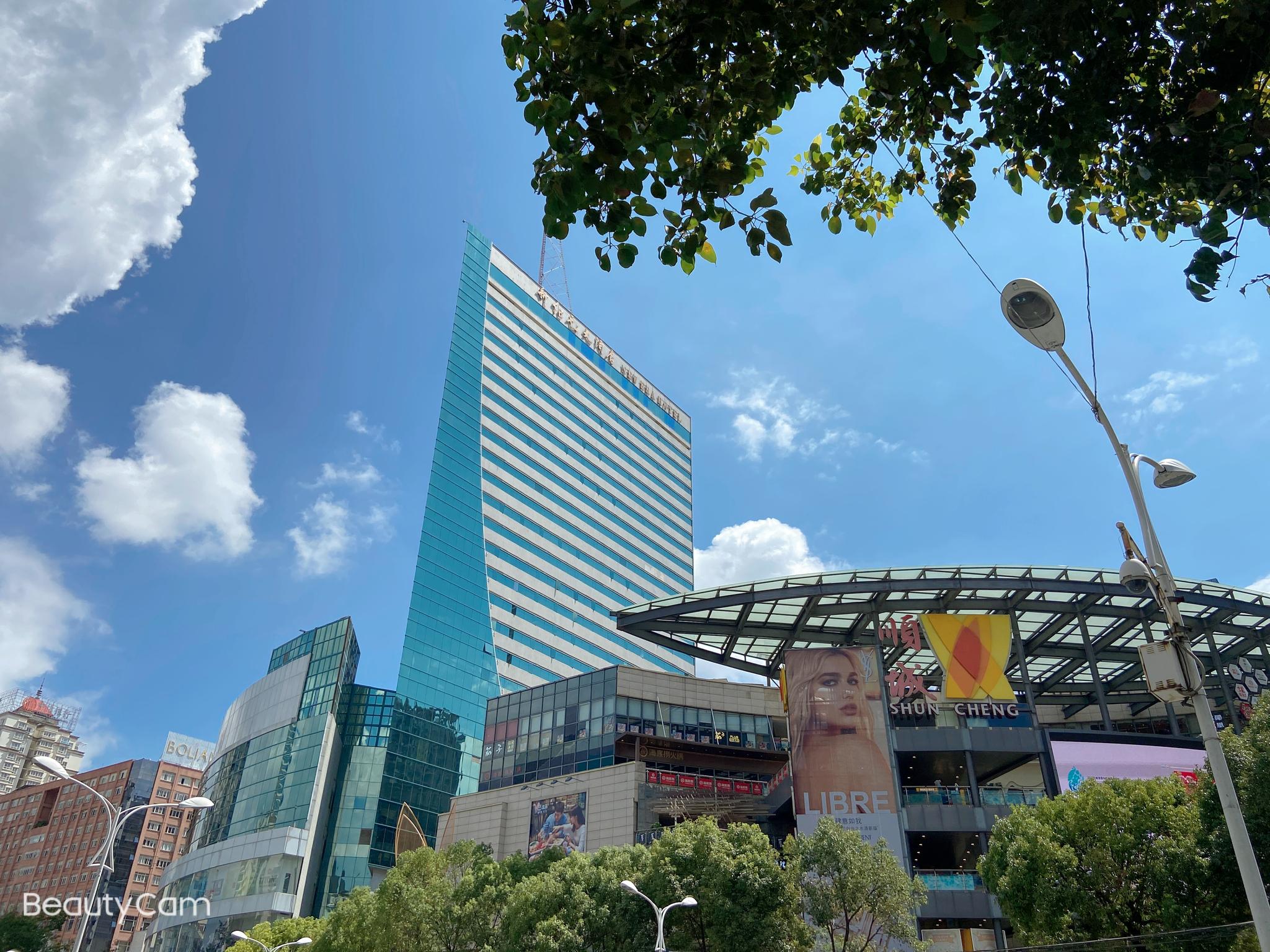 Fairyland Hotel (Kunming Nanping Pedestrian Street Baida) 8/42