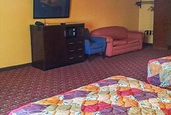 Travelodge By Wyndham Bay Shore Long Island 34/41