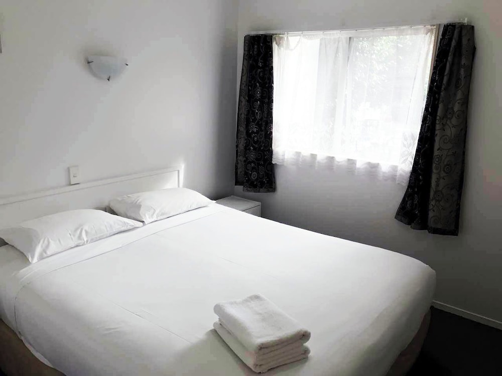 Siesta Motel 23/57