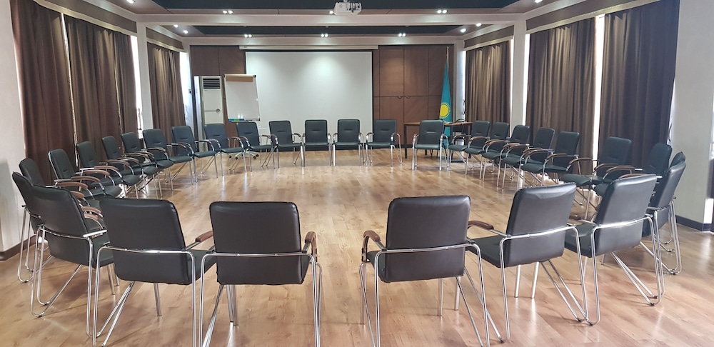 Saraichik Hotel 48/52