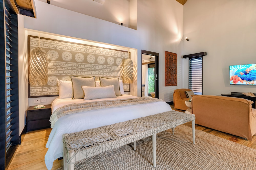 Matangi Private Island 7/50