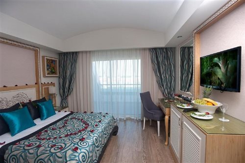 Room, Double or Twin Bed, Lateral Side Sea View