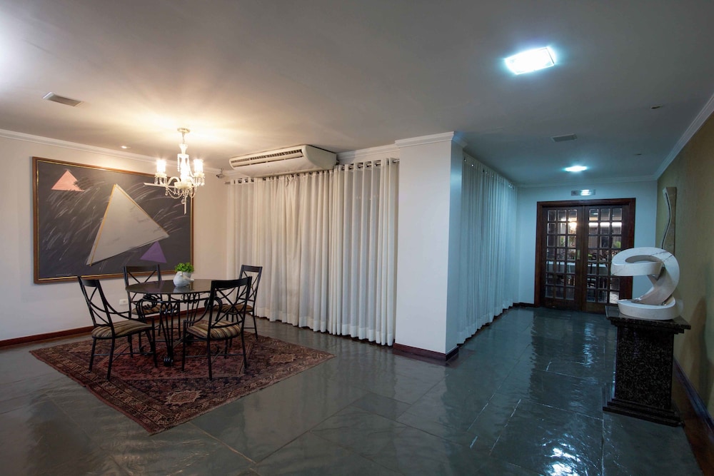 BRISTOL EXCELER PLAZA HOTEL 36/67