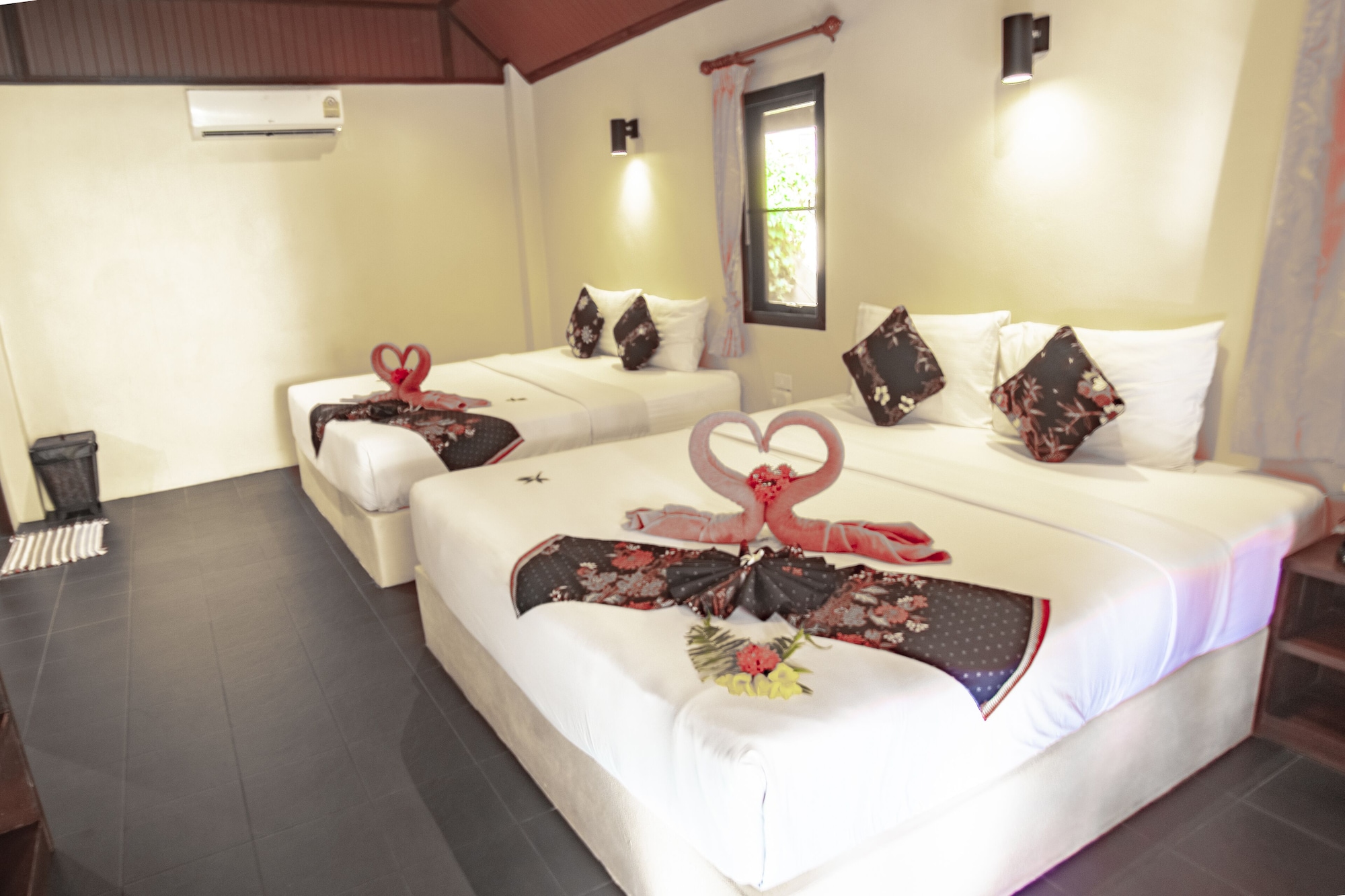 BUNGALOW, 2 DOUBLE BEDS