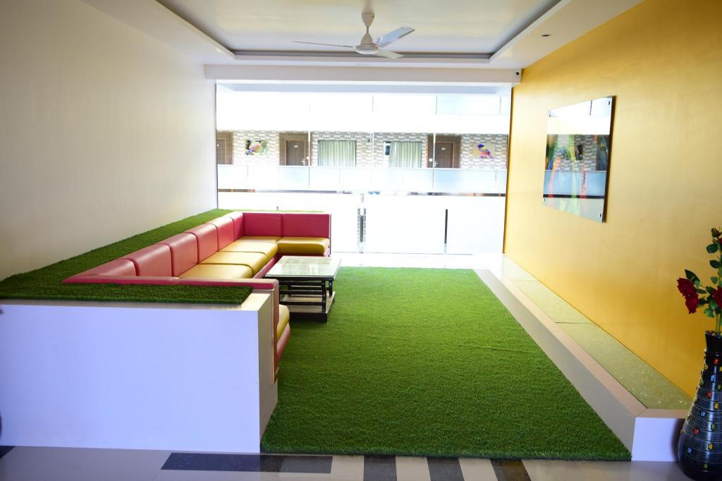 Rainbow Resort 30/38