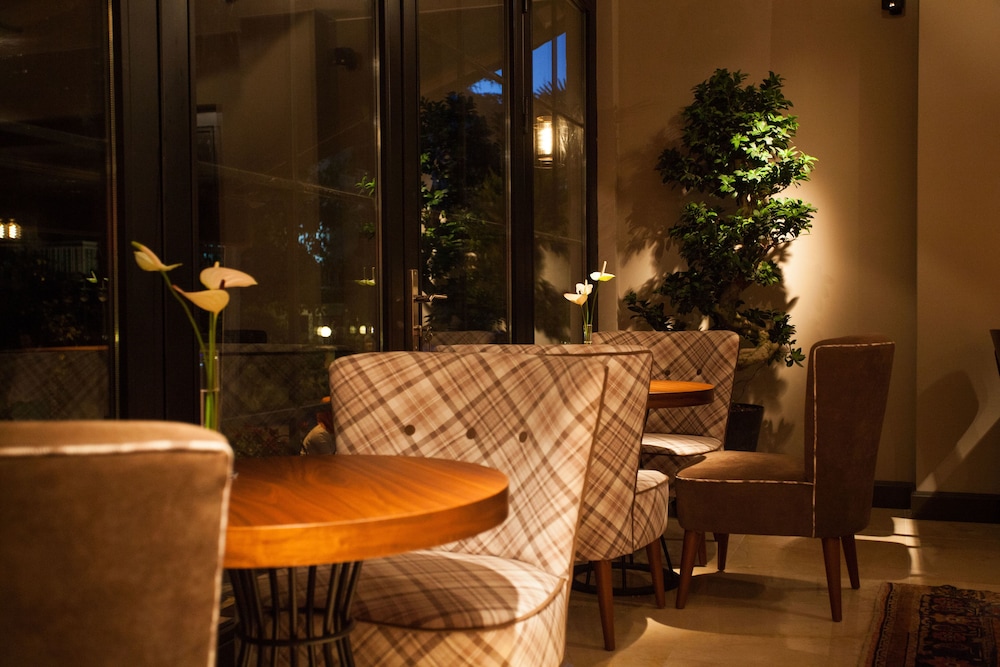 Juliet Rooms & Kitchen 24/36