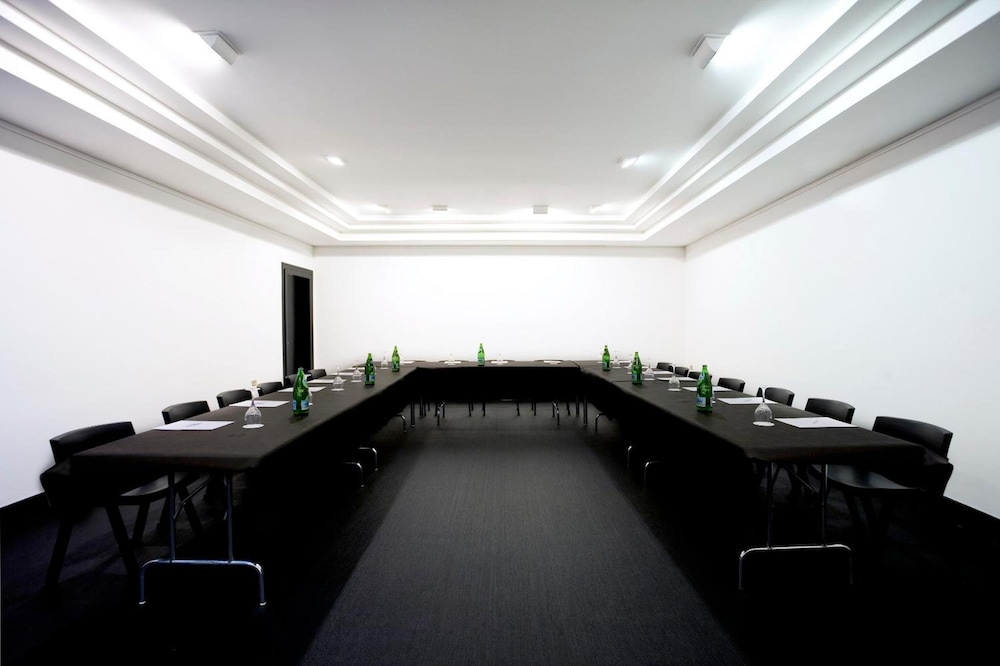 Hotel Clarin 32/40