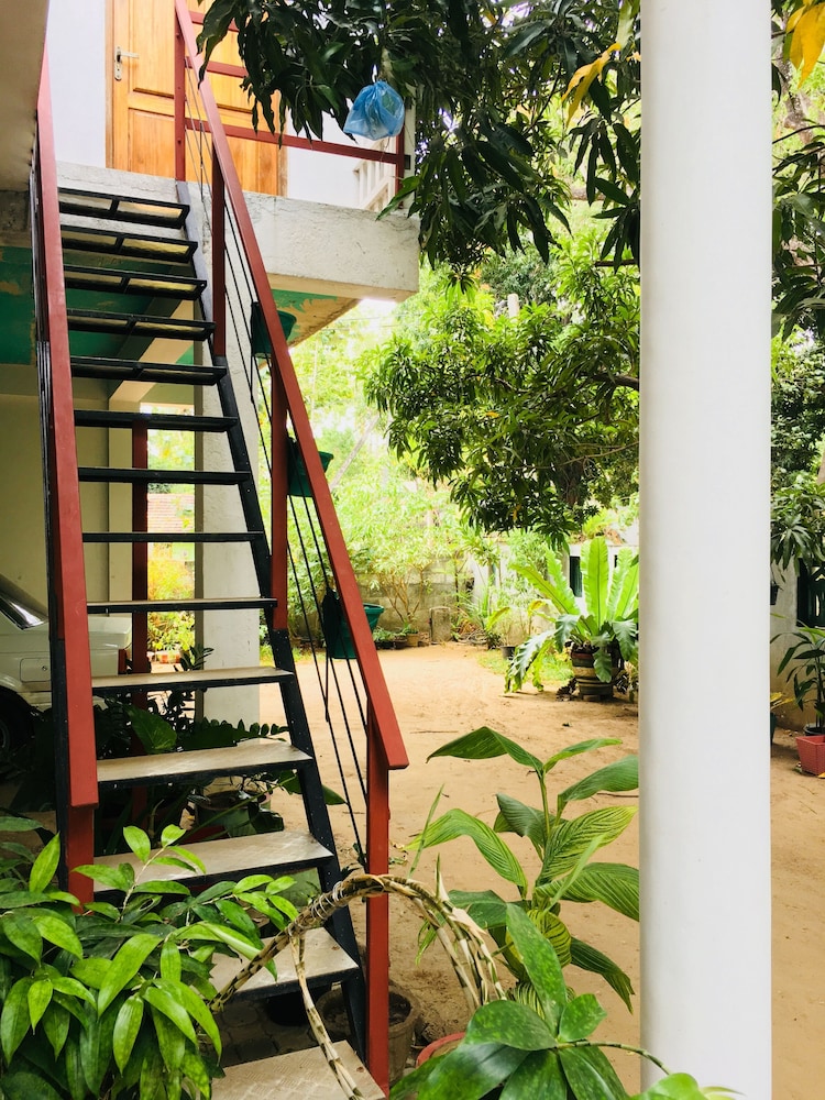 Sudu Neluma Home Stay 21/34