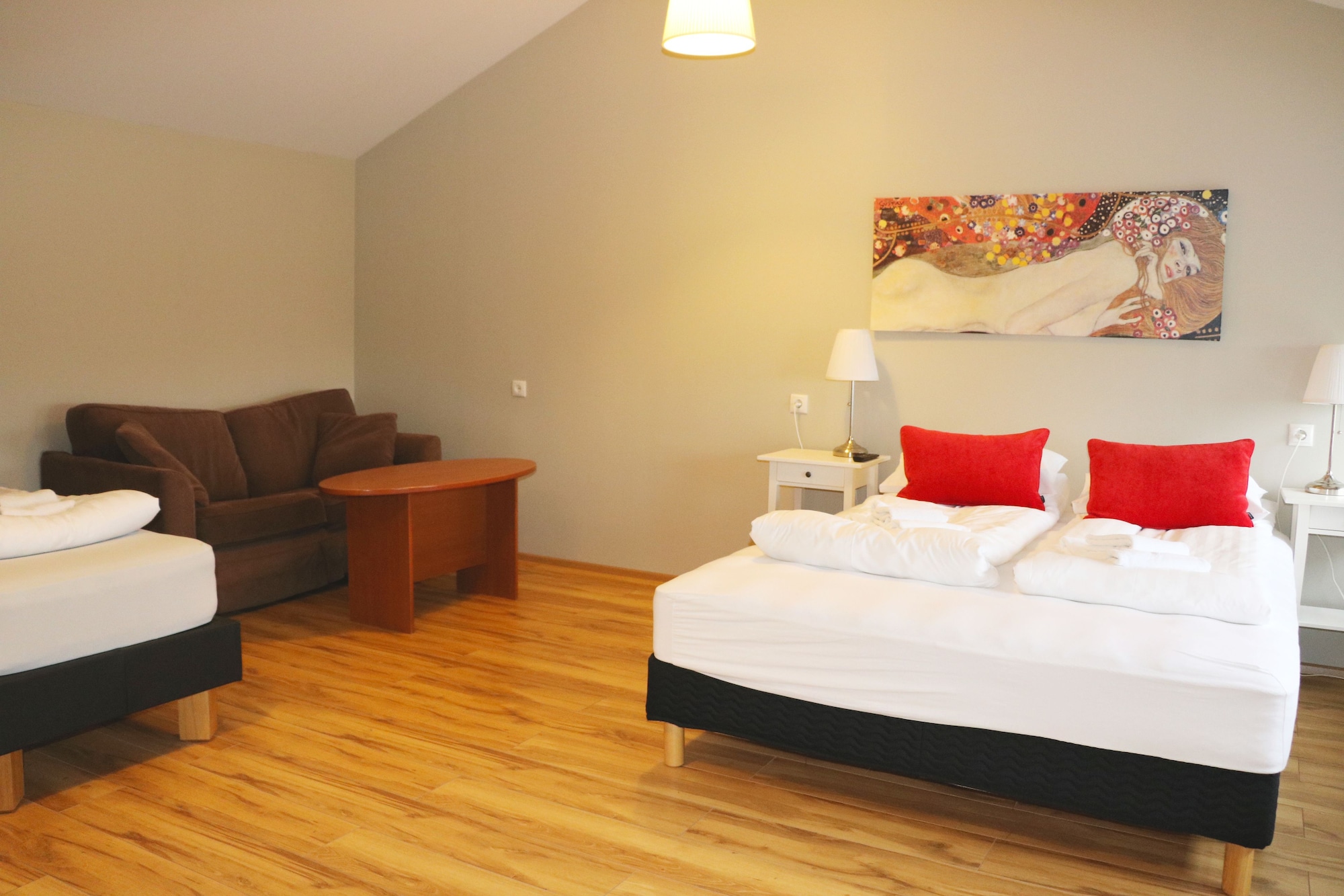 غرفة قياسية بسرير مزدوج مع أريكة، Fosshotel Hellnar 2/10