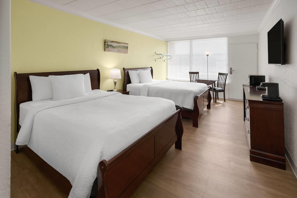 Wellness, 2 Queen Beds