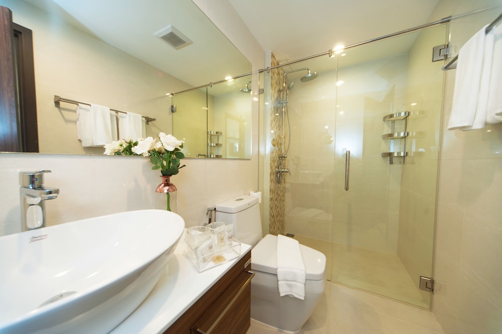 The Title KR Beach Condotel Rawai Phuket 35/37
