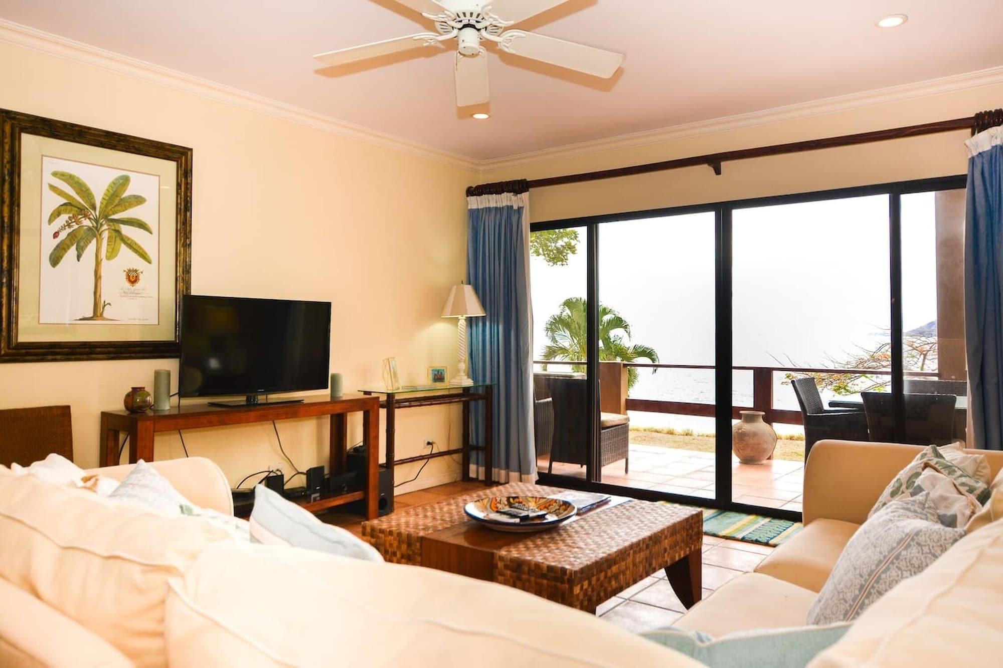Spectacular - Spacious unit in Flamingo in front of the beach 16/34