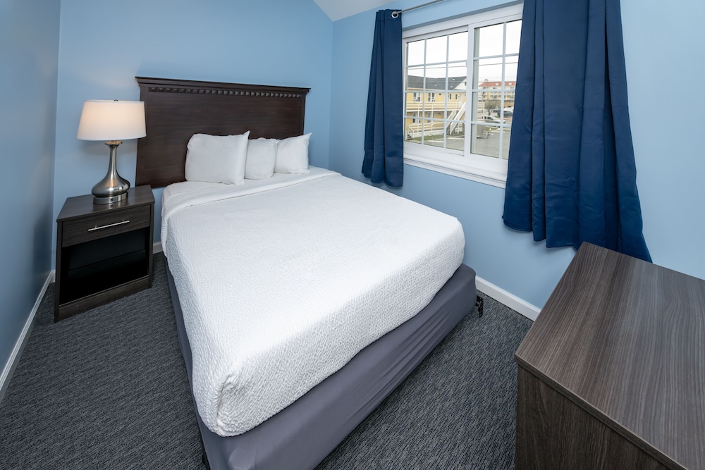 Commander Beach House Hotel 23/50